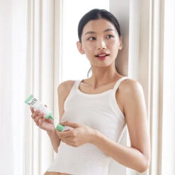 Wonder Releaf Centella Daily Sun Lotion SPF50+ PA++++ -Cosrx Shop 0221 0288 1 lifestyle