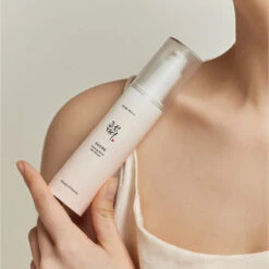 Ginseng Moist Sun Serum SPF 50+ PA++++ -Cosrx Shop 0O8A6910