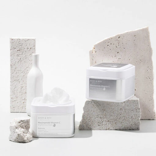 Niacinamide Vitamin C Brightening Mask - Image 5