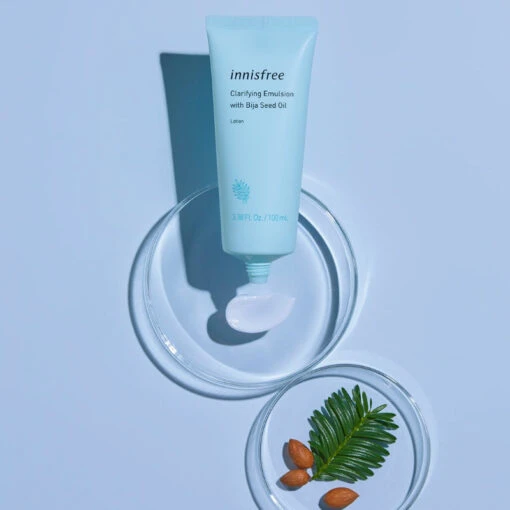 Innisfree Clarifying Emulsion With Bija Seed Oil - Image 3