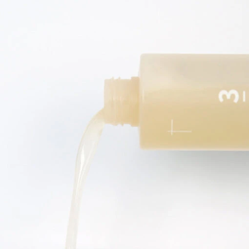 No.3 Super Glowing Essence Toner - Image 3