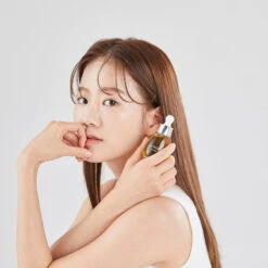 Ultra Whitening Perfect Ampoule 10 Ultra Whitening Perfect Ampoule -Cosrx Shop 201026 miguhara1156 1000x1000 25182b35 201c 4967 977c 3e73c7363e54