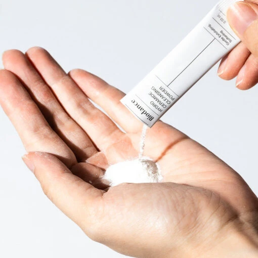 Hydro Ceramide Cleansing Powder - Image 4
