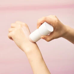 Madagascar Centella Poremizing Quick Clay Stick Mask 15 Madagascar Centella Poremizing Quick Clay Stick Mask -Cosrx Shop 230601 QuickClayStickMask 4