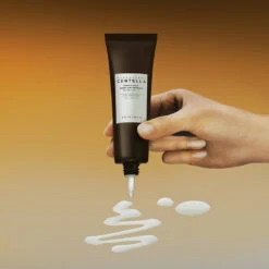 Madagascar Centella Probio-Cica Glow Sun Ampoule -Cosrx Shop 241122 GlowSunAmpoule