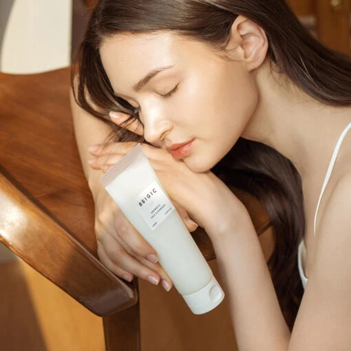 Aromatic Face Cleanser - Image 5