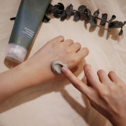 Mugwort Calming Clay Mask 11 Mugwort Calming Clay Mask -Cosrx Shop 292880005 3331898510373309 8545546987997633093 n