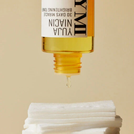 Yuja Niacin 30 Days Miracle Brightening Toner - Image 3