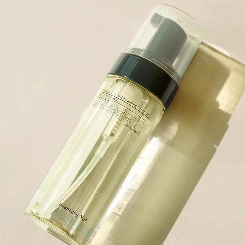 Calming Low PH Foaming Cleanser 2 Calming Low PH Foaming Cleanser - Image 2