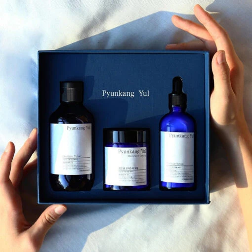 Moisture Skincare Set - Image 2