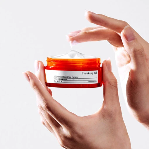 Brightening Radiance Cream - Image 3