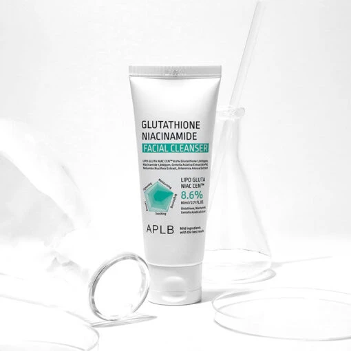 Glutathione Niacinamide Facial Cleanser - Image 5