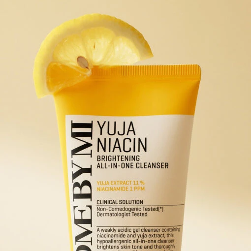 Yuja Niacin Brightening All-In-One Cleanser - Image 2