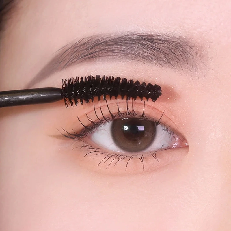 Dailism Smudge Stop Mascara (Curling) 2 Dailism Smudge Stop Mascara (Curling) - Image 2