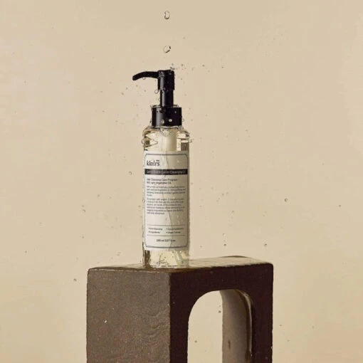 Gentle Black Fresh Cleansing Oil - Image 5