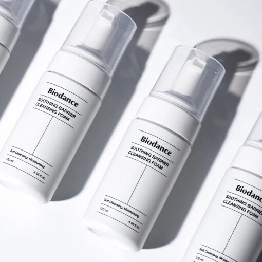 Soothing Barrier Cleansing Foam - Image 4