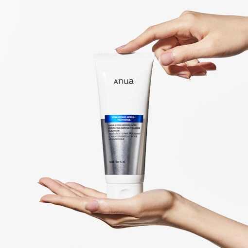 8 Hyaluronic Acid Hydrating Gentle Foaming Cleanser - Image 9