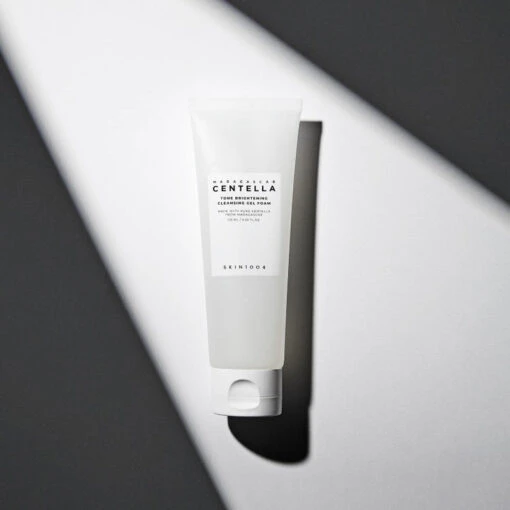 Madagascar Centella Tone Brightening Cleansing Gel Foam - Image 2