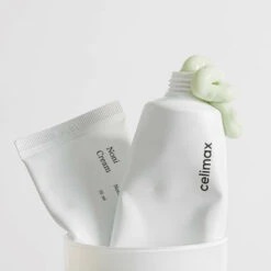 The Real Noni Energy Repair Cream -Cosrx Shop Celimax Noni Energy Repair Cream 50ml texture concept 29603.1612814057
