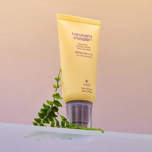 Black Rice Moisture Airfit Daily Sunscreen SPF50+ PA++++ - Image 2