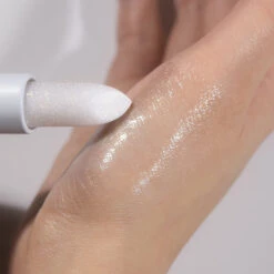 Glacier Vegan Lip Balm 23 Glacier Vegan Lip Balm -Cosrx Shop GlacierVeganLipBalm NO.1SnowFrost 3 bfb282f2 dcb4 4c41 8a17 380e3ca66019