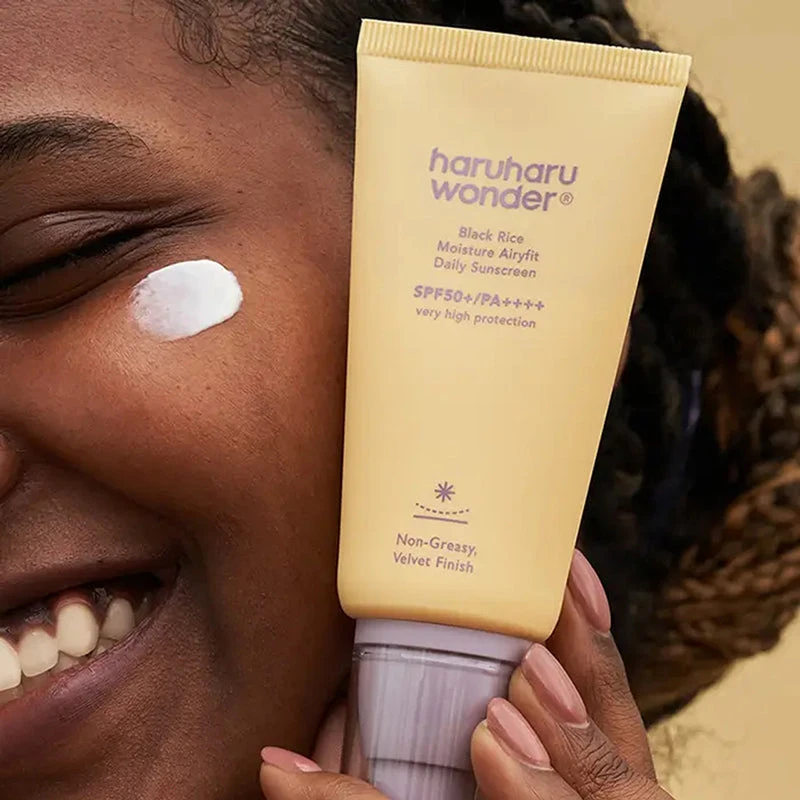 Black Rice Moisture Airfit Daily Sunscreen SPF50+ PA++++ 4 Black Rice Moisture Airfit Daily Sunscreen SPF50+ PA++++ - Image 4