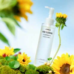 Pore Clearing Cleansing Oil -Cosrx Shop PoreClearingCleansingOil EditorialImage 11
