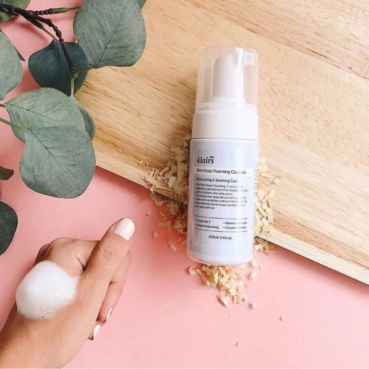 Rich Moist Foaming Cleanser 4 Rich Moist Foaming Cleanser - Image 4