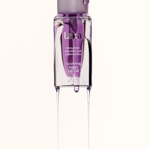 Soothing Vegan Lip Oil - Image 5