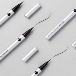 Vivid Fix Brush Pen Liner -Cosrx Shop VividFixBrushPenLiner3