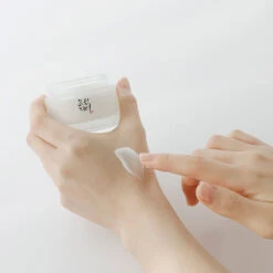 Dynasty Cream -Cosrx Shop Website 0O8A9464 800x 33e2e8fc 2a7a 4fe2 9cf4 3731bfc16eb4