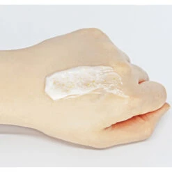 Yuja C Dark Spot Clear Cream -Cosrx Shop YujaCDarkSpotClearCreamHand large 4a712e0c 4180 443c b7b9 946430b165e1