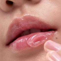 LANEIGE Bouncy & Firm Lip Treatment 17 LANEIGE Bouncy & Firm Lip Treatment -Cosrx Shop bf lip treatment feature201 int 240718