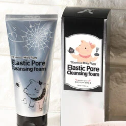 Elastic Pore Cleansing Foam -Cosrx Shop black foam 02kopie