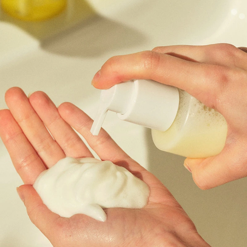 Double Shot Oil To Foam Cleanser 3 Double Shot Oil To Foam Cleanser - Image 3