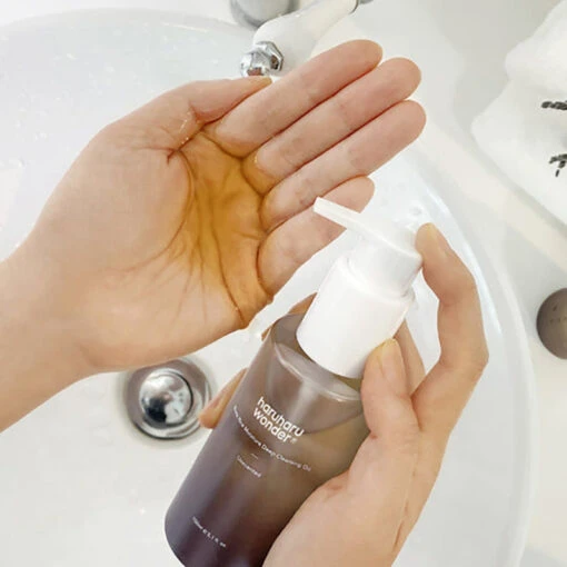 Black Rice Moisture Deep Cleansing Oil - Image 4