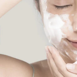 Heartleaf Succinic Moisture Cleansing Foam -Cosrx Shop detail 03 kopie