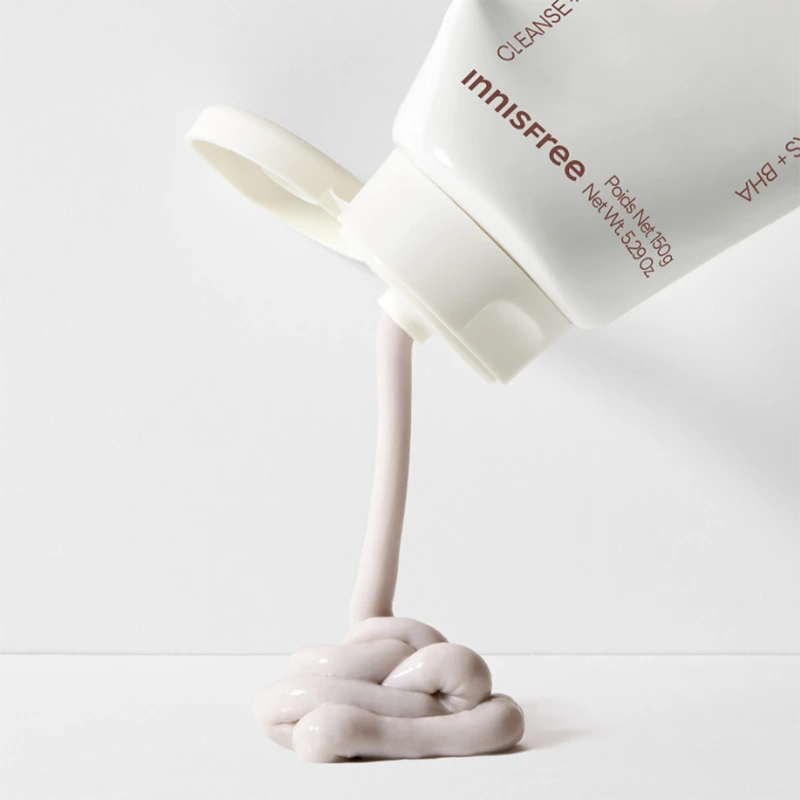 Innisfree Volcanic BHA Pore Cleansing Foam 3 Innisfree Volcanic BHA Pore Cleansing Foam - Image 3