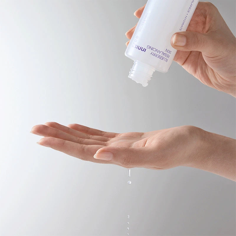 Innisfree Blueberry Rebalancing Skin 3 Innisfree Blueberry Rebalancing Skin - Image 3