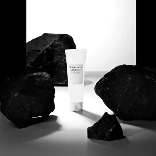 Madagascar Centella Tone Brightening Cleansing Gel Foam - Image 7