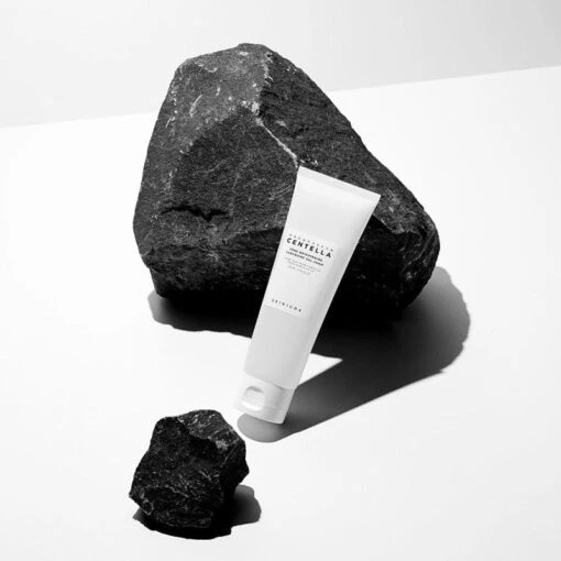 Madagascar Centella Tone Brightening Cleansing Gel Foam - Image 6