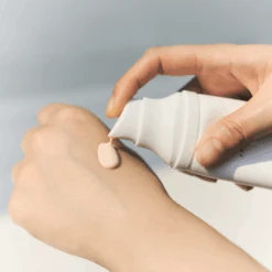 Madagascar Centella Tone Brightening Tone-Up Sunscreen -Cosrx Shop skin1004 madagascar centella tone brightening tone up sunscreen 37793801568502 1000x de28126a 8e0f 4f13 9ccb 9355d88ade77